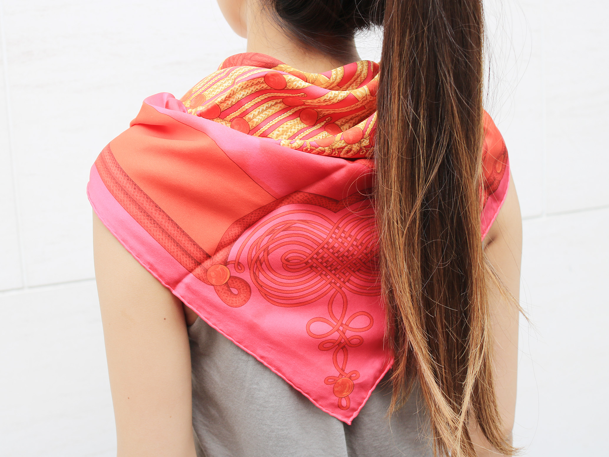 Vintage Scarf Arrange