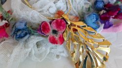 【NEW】Trifari Necklace