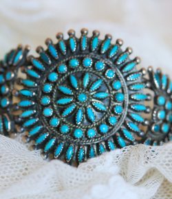 【NEW】Zuni’s Turquoise Cluster Bangle